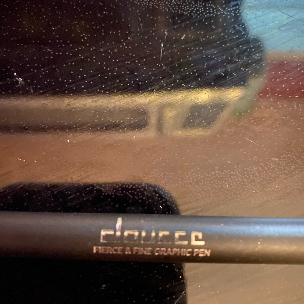 Doucce graphic pen